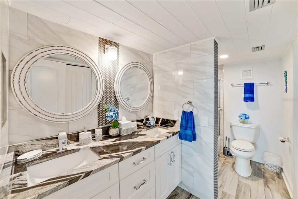 待售: $249,000 (1 贝兹, 1 浴室, 733 平方英尺)