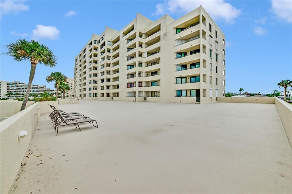 待售: $249,000 (1 贝兹, 1 浴室, 733 平方英尺)