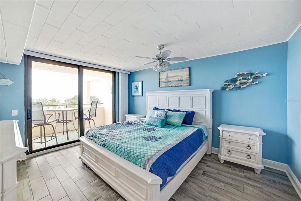 待售: $249,000 (1 贝兹, 1 浴室, 733 平方英尺)