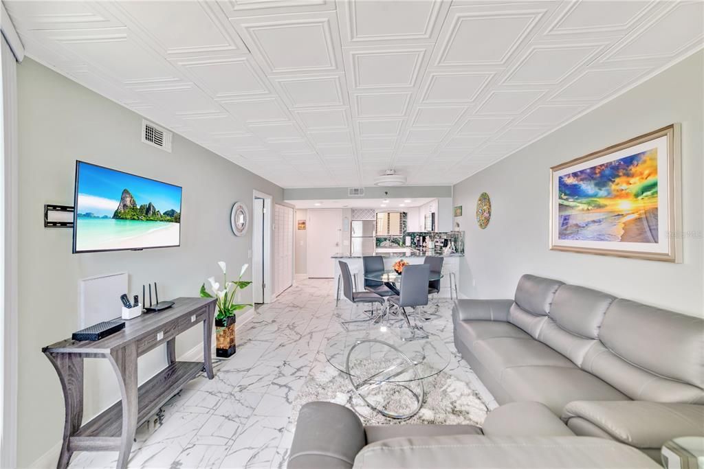 待售: $249,000 (1 贝兹, 1 浴室, 733 平方英尺)