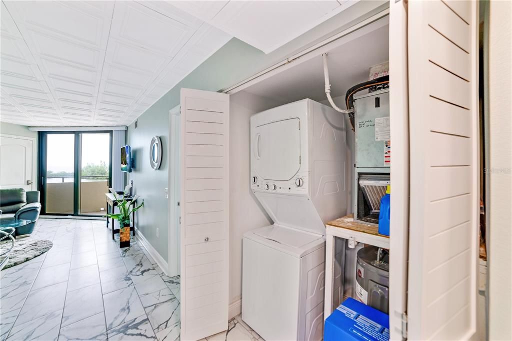 待售: $249,000 (1 贝兹, 1 浴室, 733 平方英尺)