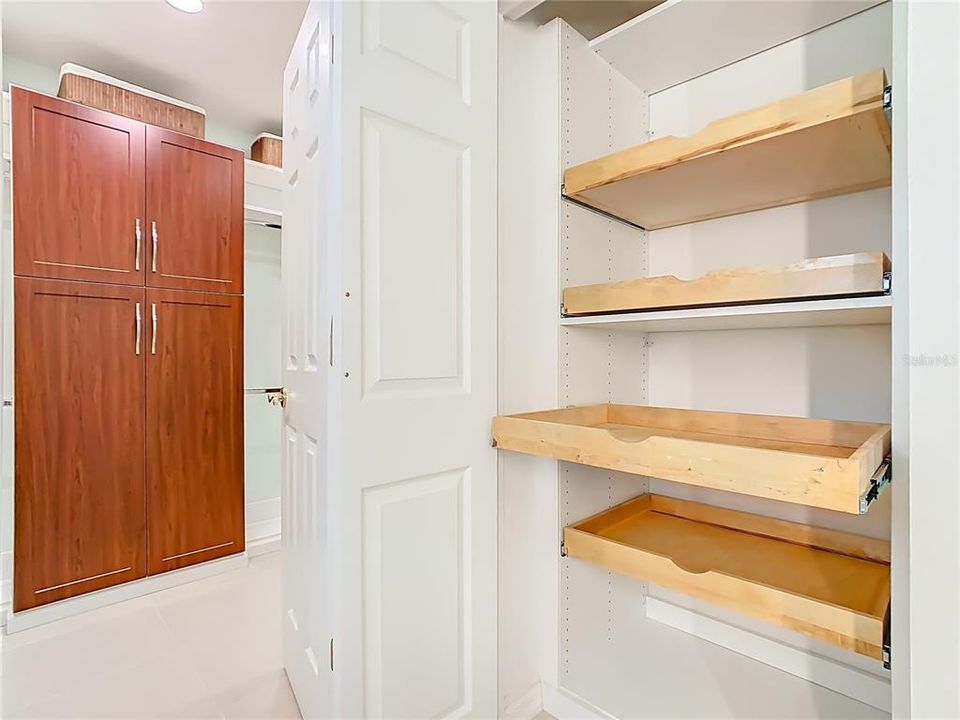 待售: $274,000 (2 贝兹, 2 浴室, 1405 平方英尺)