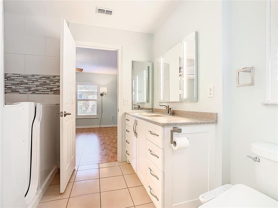 待售: $274,000 (2 贝兹, 2 浴室, 1405 平方英尺)