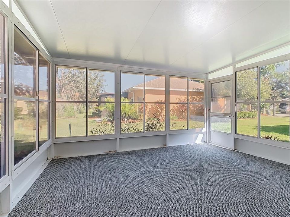 待售: $274,000 (2 贝兹, 2 浴室, 1405 平方英尺)