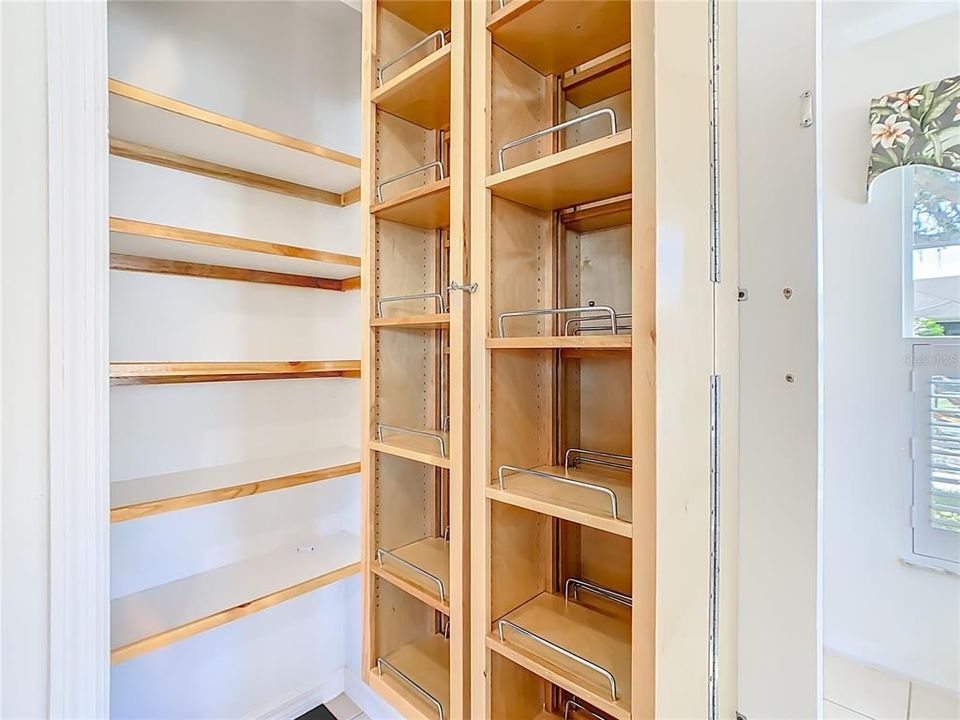 待售: $274,000 (2 贝兹, 2 浴室, 1405 平方英尺)