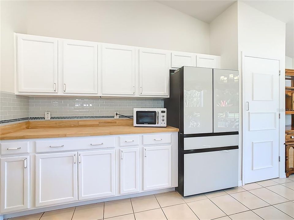 待售: $274,000 (2 贝兹, 2 浴室, 1405 平方英尺)