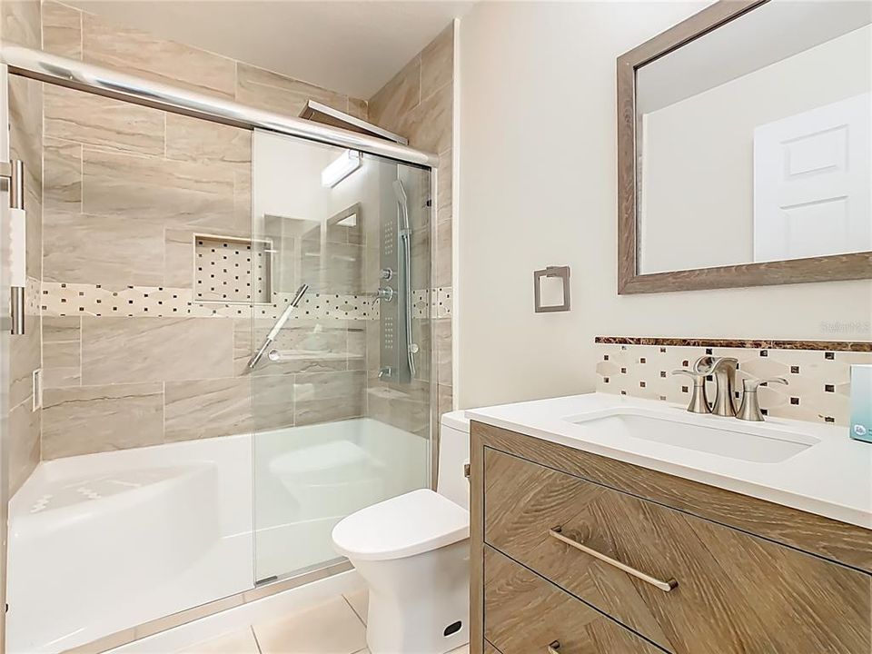 待售: $274,000 (2 贝兹, 2 浴室, 1405 平方英尺)