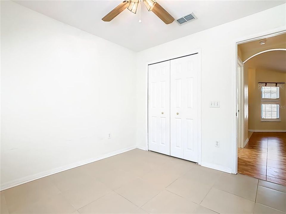 待售: $274,000 (2 贝兹, 2 浴室, 1405 平方英尺)