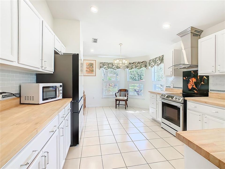 待售: $274,000 (2 贝兹, 2 浴室, 1405 平方英尺)