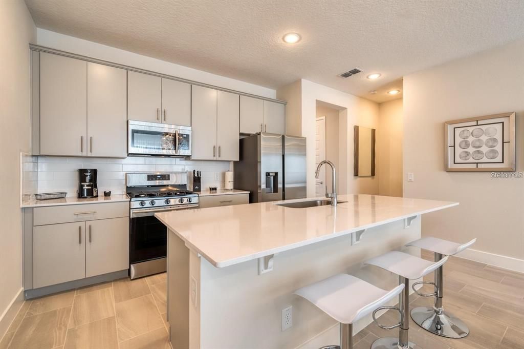 En Venta: $349,000 (3 camas, 2 baños, 1307 Pies cuadrados)