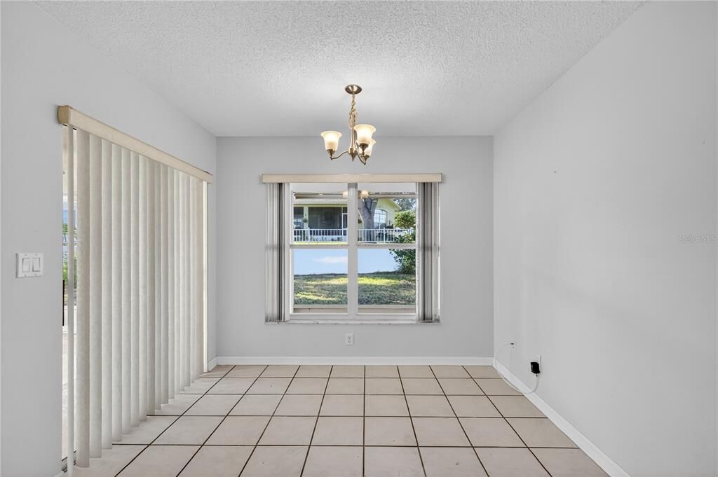 For Sale: $305,000 (3 beds, 2 baths, 1701 Square Feet)