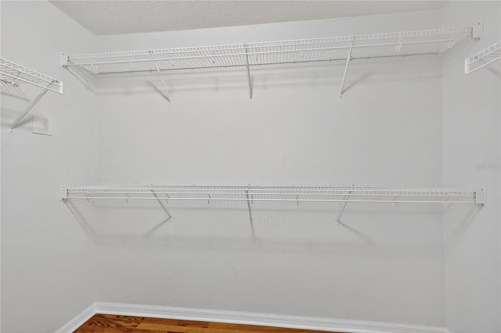 For Sale: $305,000 (3 beds, 2 baths, 1701 Square Feet)