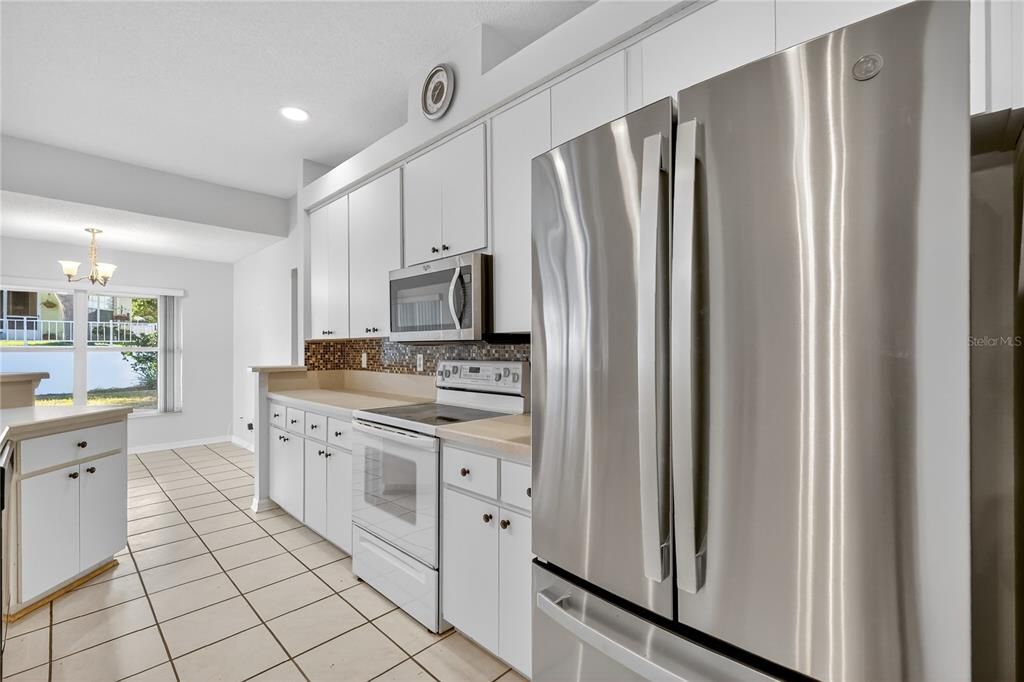 For Sale: $305,000 (3 beds, 2 baths, 1701 Square Feet)