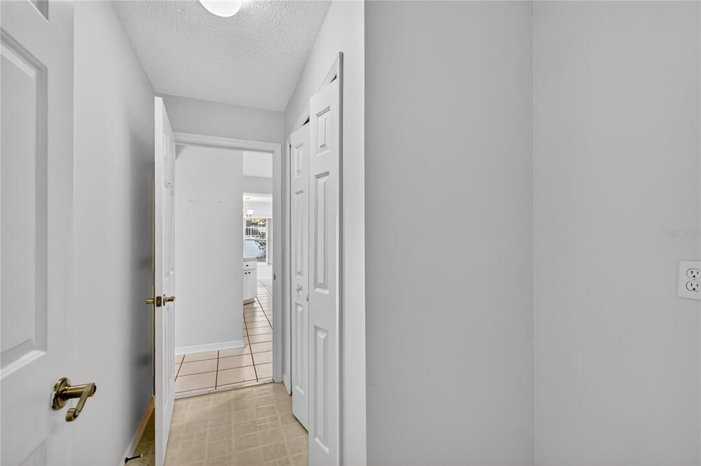 For Sale: $305,000 (3 beds, 2 baths, 1701 Square Feet)