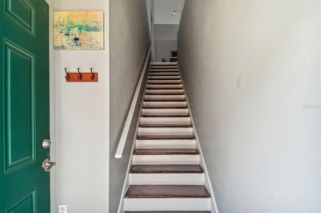 For Sale: $265,000 (2 beds, 2 baths, 1168 Square Feet)