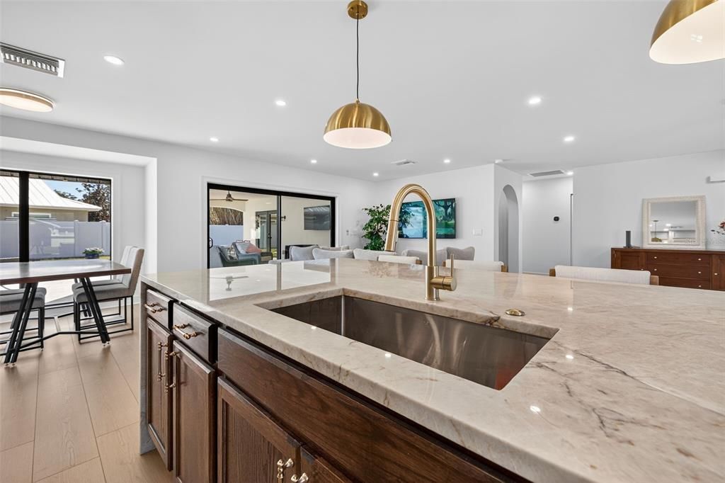 待售: $665,000 (3 贝兹, 2 浴室, 1823 平方英尺)