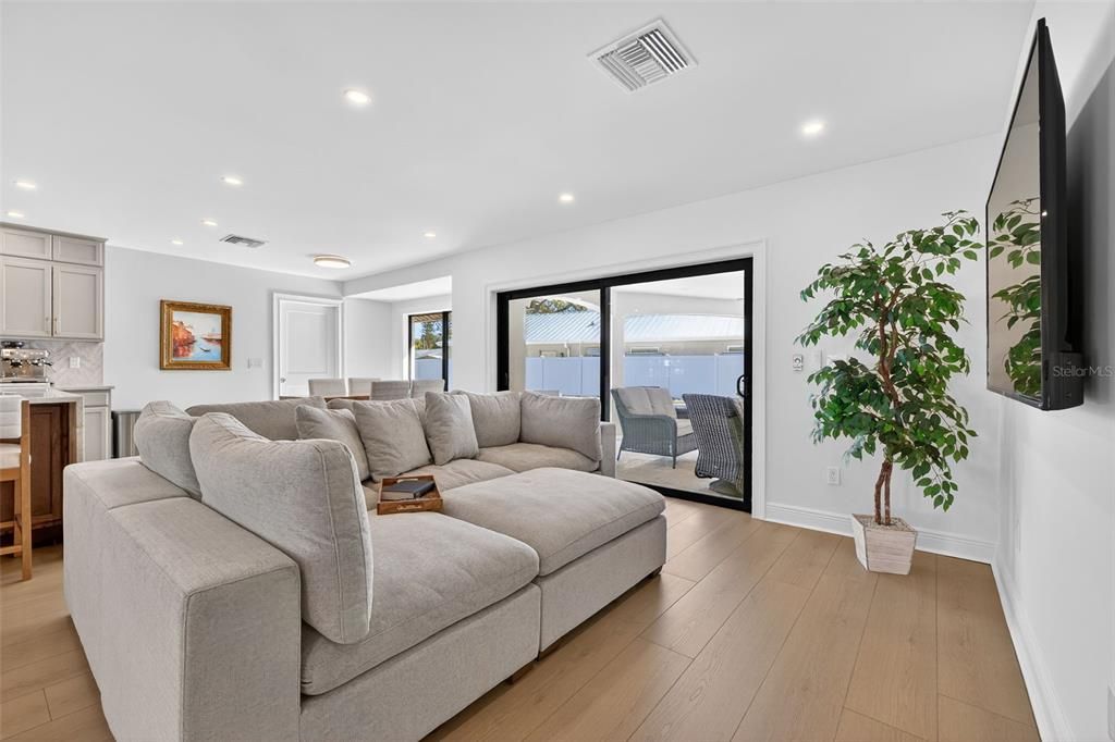 待售: $665,000 (3 贝兹, 2 浴室, 1823 平方英尺)