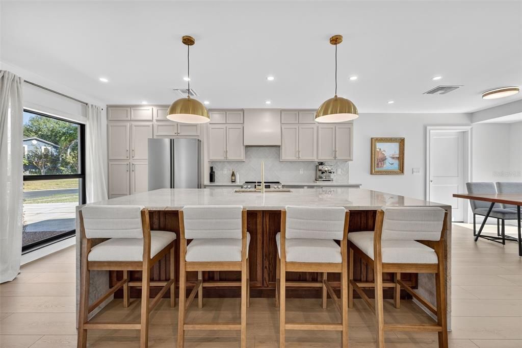 待售: $665,000 (3 贝兹, 2 浴室, 1823 平方英尺)