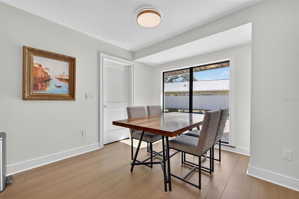 待售: $665,000 (3 贝兹, 2 浴室, 1823 平方英尺)