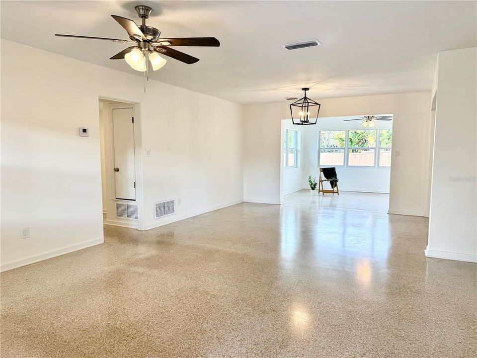 For Rent: $3,100 (3 beds, 2 baths, 1605 Square Feet)