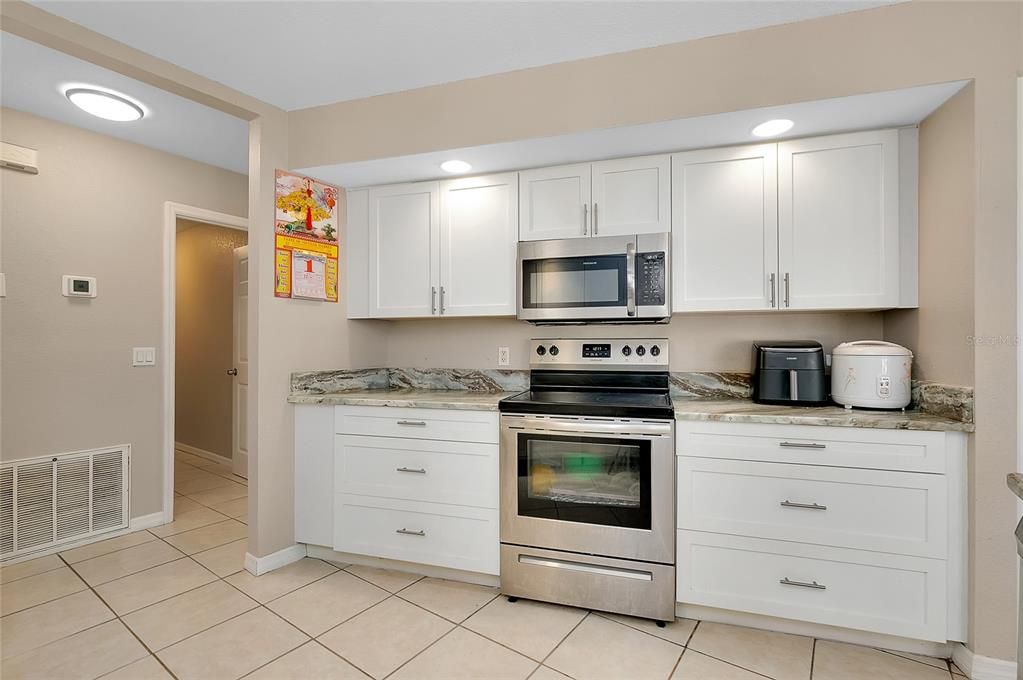 En Venta: $399,990 (3 camas, 2 baños, 2348 Pies cuadrados)