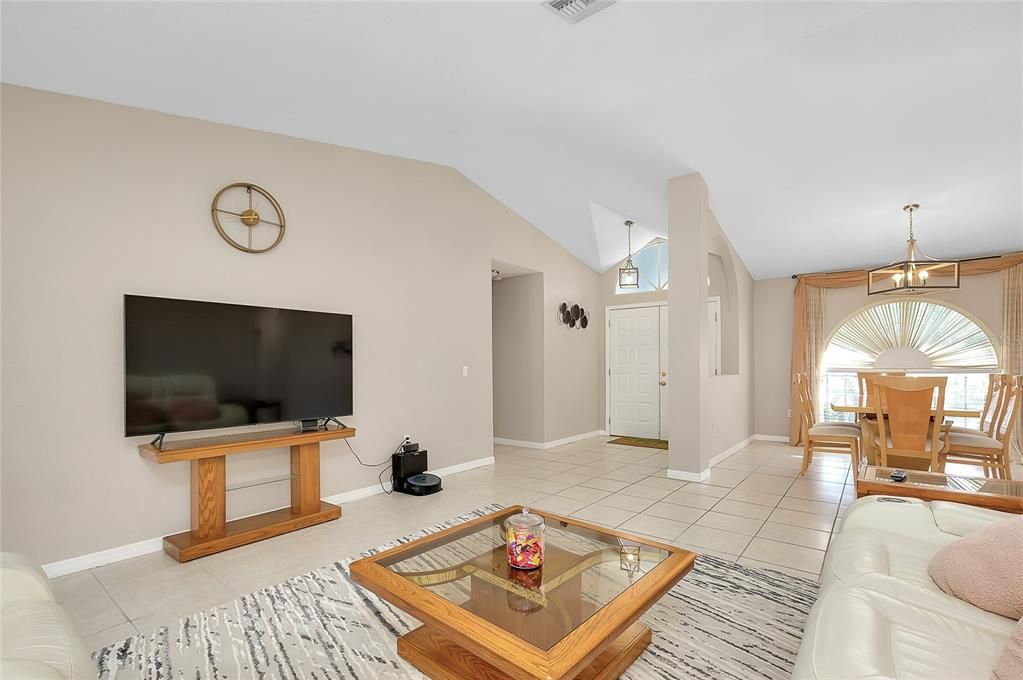 En Venta: $399,990 (3 camas, 2 baños, 2348 Pies cuadrados)