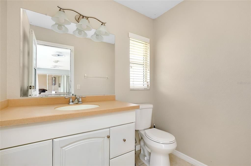 En Venta: $399,990 (3 camas, 2 baños, 2348 Pies cuadrados)