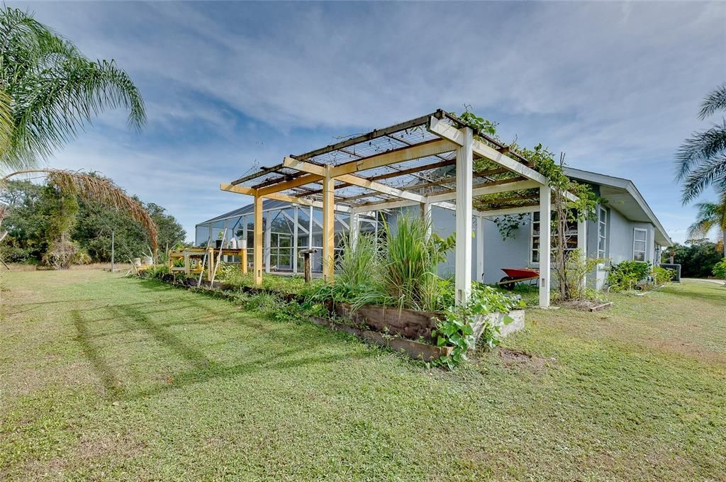 En Venta: $399,990 (3 camas, 2 baños, 2348 Pies cuadrados)