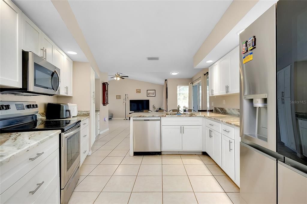 En Venta: $399,990 (3 camas, 2 baños, 2348 Pies cuadrados)