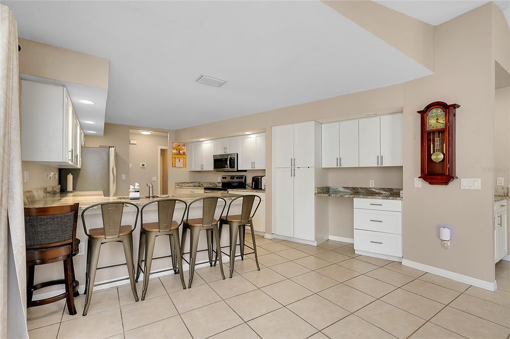 En Venta: $399,990 (3 camas, 2 baños, 2348 Pies cuadrados)