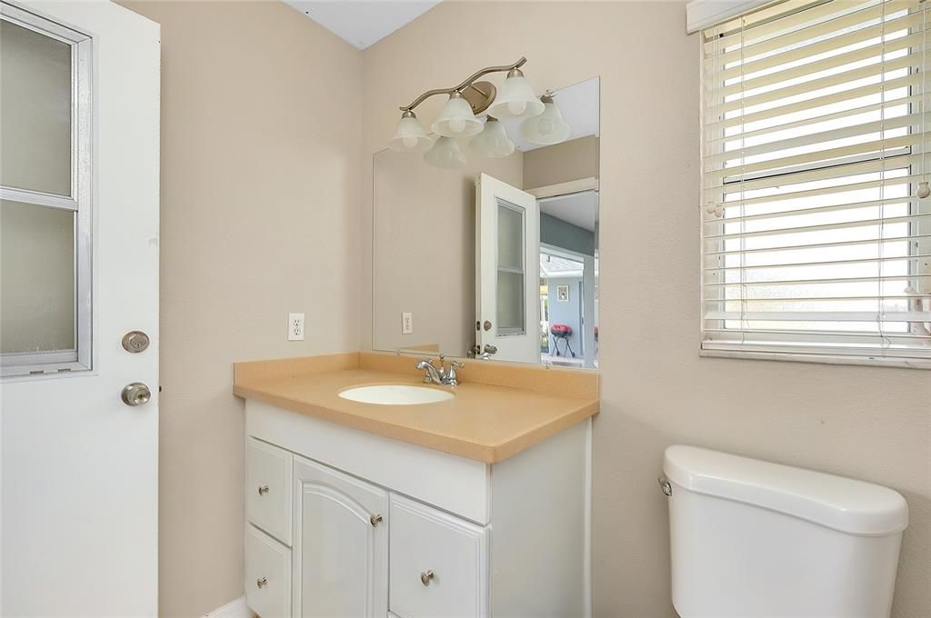 En Venta: $399,990 (3 camas, 2 baños, 2348 Pies cuadrados)