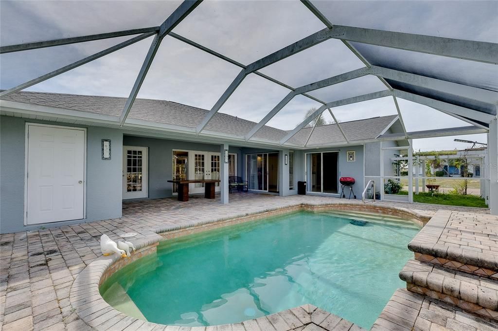 En Venta: $399,990 (3 camas, 2 baños, 2348 Pies cuadrados)