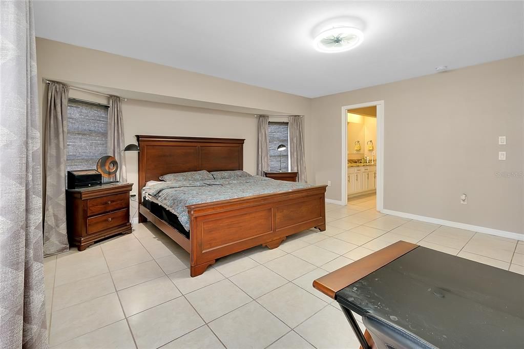 En Venta: $399,990 (3 camas, 2 baños, 2348 Pies cuadrados)