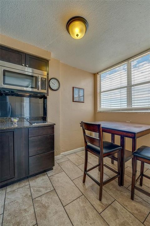 Activo con contrato: $180,000 (1 camas, 1 baños, 489 Pies cuadrados)