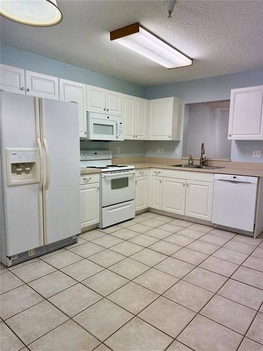 For Rent: $1,700 (2 beds, 2 baths, 1141 Square Feet)