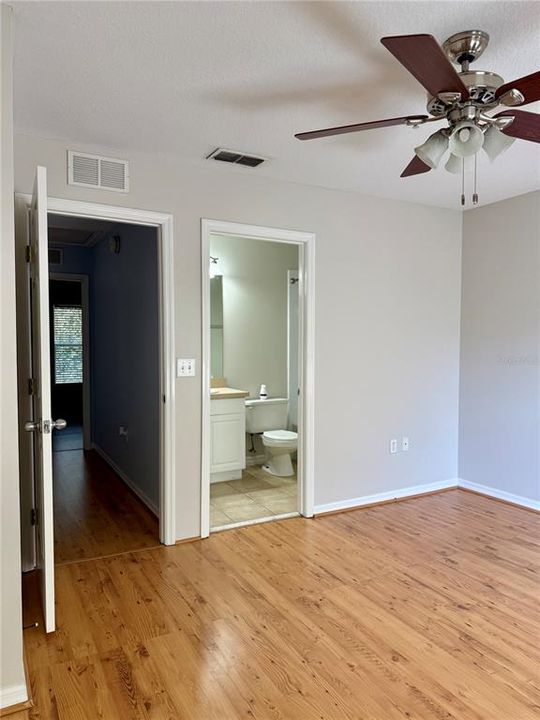 For Rent: $1,700 (2 beds, 2 baths, 1141 Square Feet)