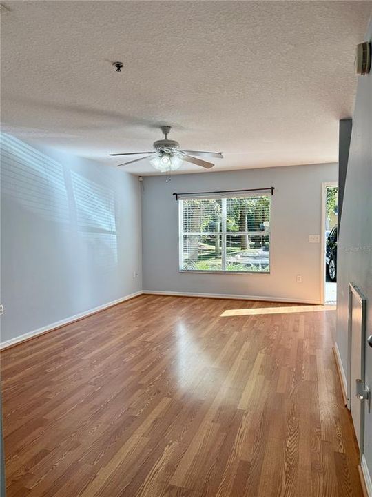 For Rent: $1,700 (2 beds, 2 baths, 1141 Square Feet)