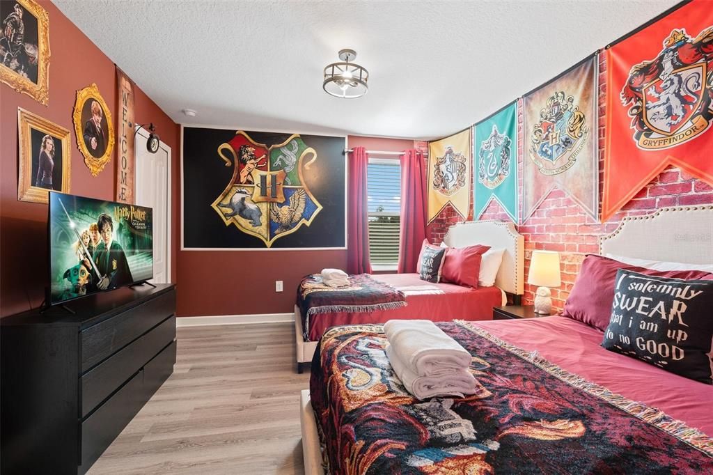 На продажу: $750,000 (7 спален, 5 ванн, 4059 Квадратных фут)