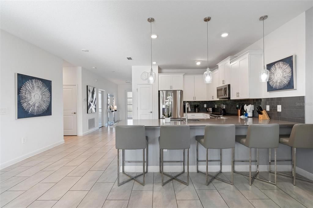 На продажу: $750,000 (7 спален, 5 ванн, 4059 Квадратных фут)