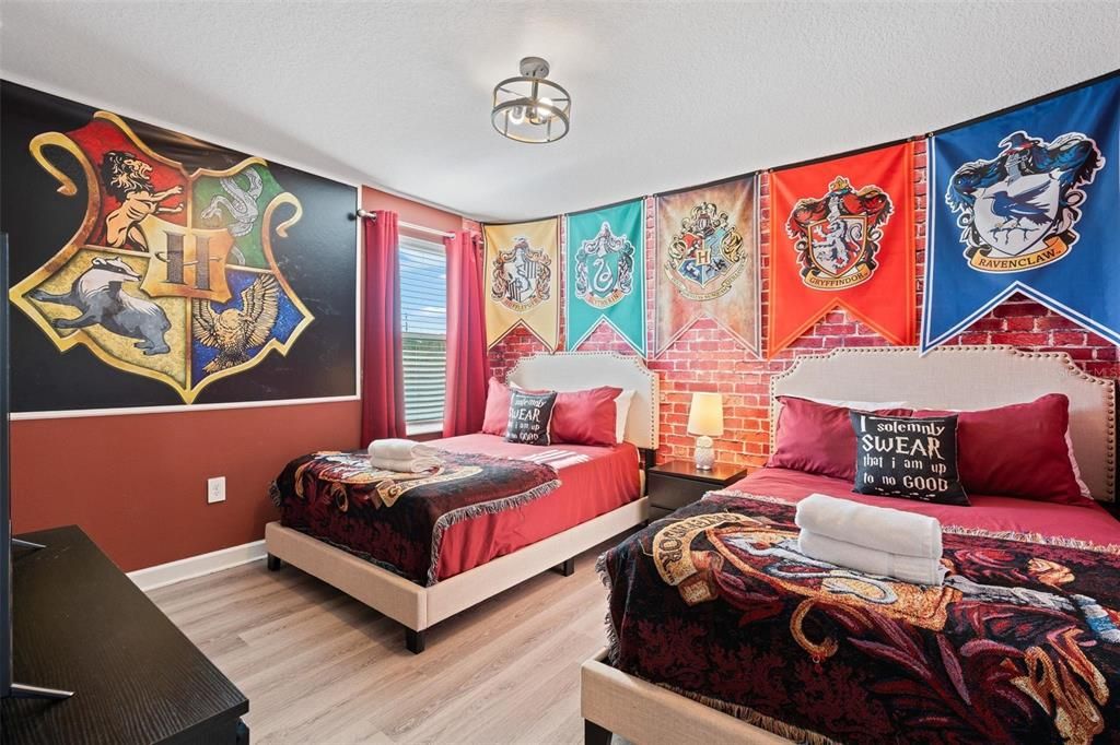 На продажу: $750,000 (7 спален, 5 ванн, 4059 Квадратных фут)