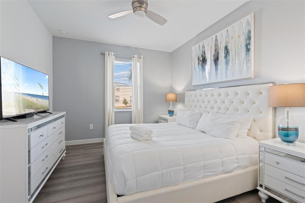 На продажу: $750,000 (7 спален, 5 ванн, 4059 Квадратных фут)