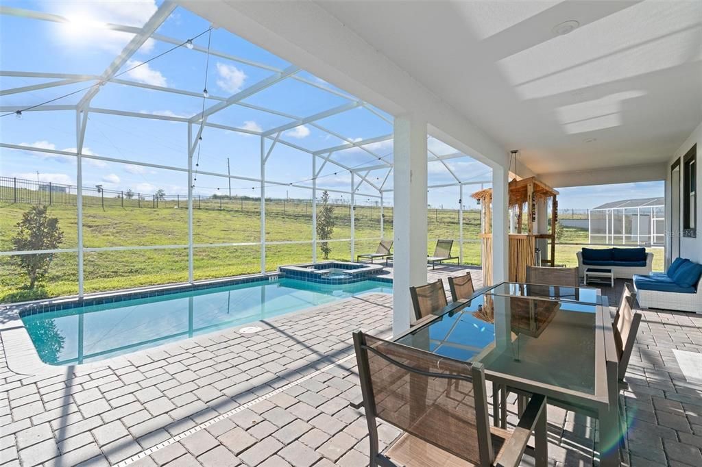 На продажу: $750,000 (7 спален, 5 ванн, 4059 Квадратных фут)