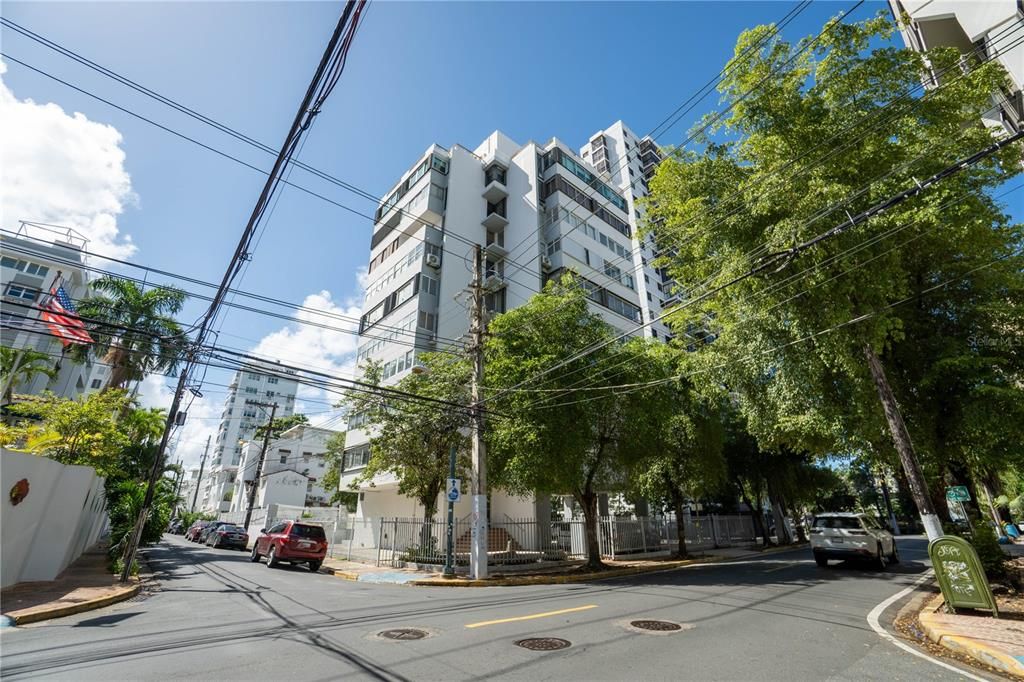 В аренду: $2,600 (2 спален, 1 ванн, 893 Квадратных фут)