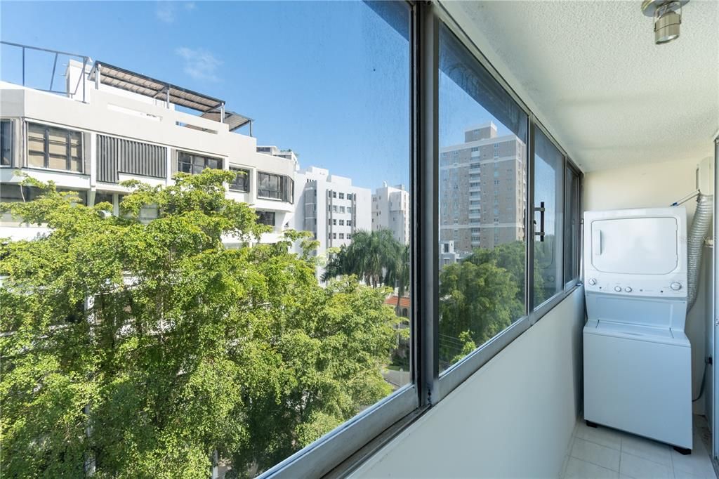 В аренду: $2,600 (2 спален, 1 ванн, 893 Квадратных фут)