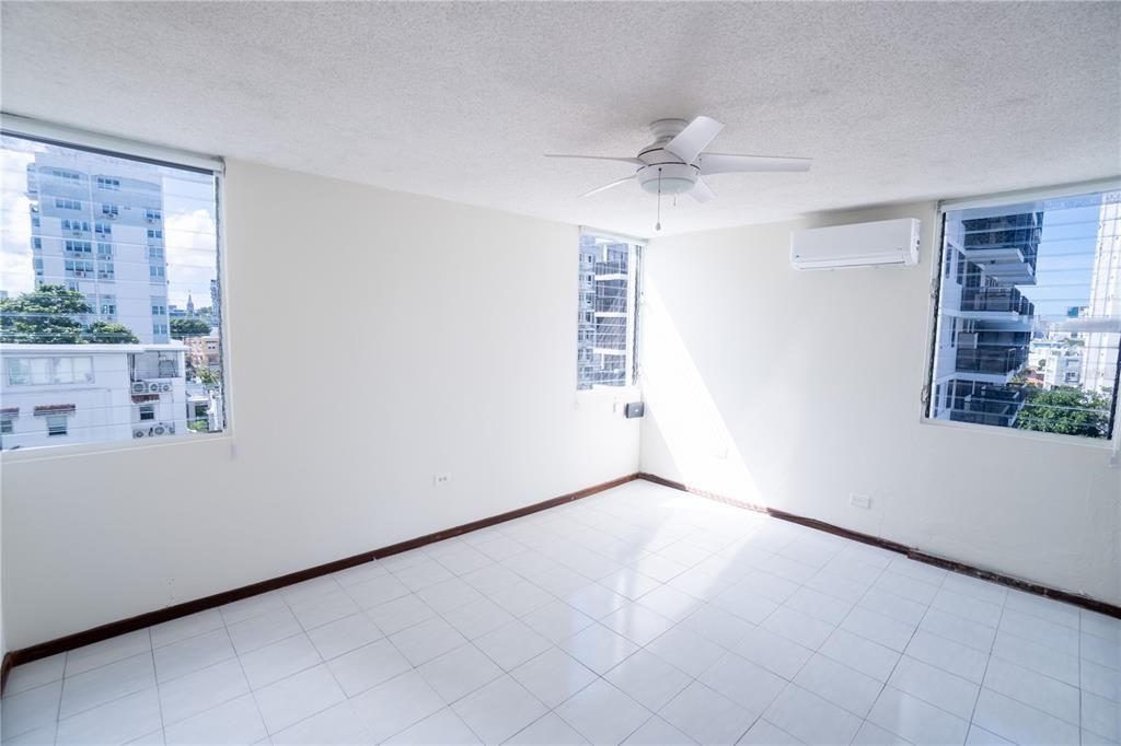 В аренду: $2,600 (2 спален, 1 ванн, 893 Квадратных фут)