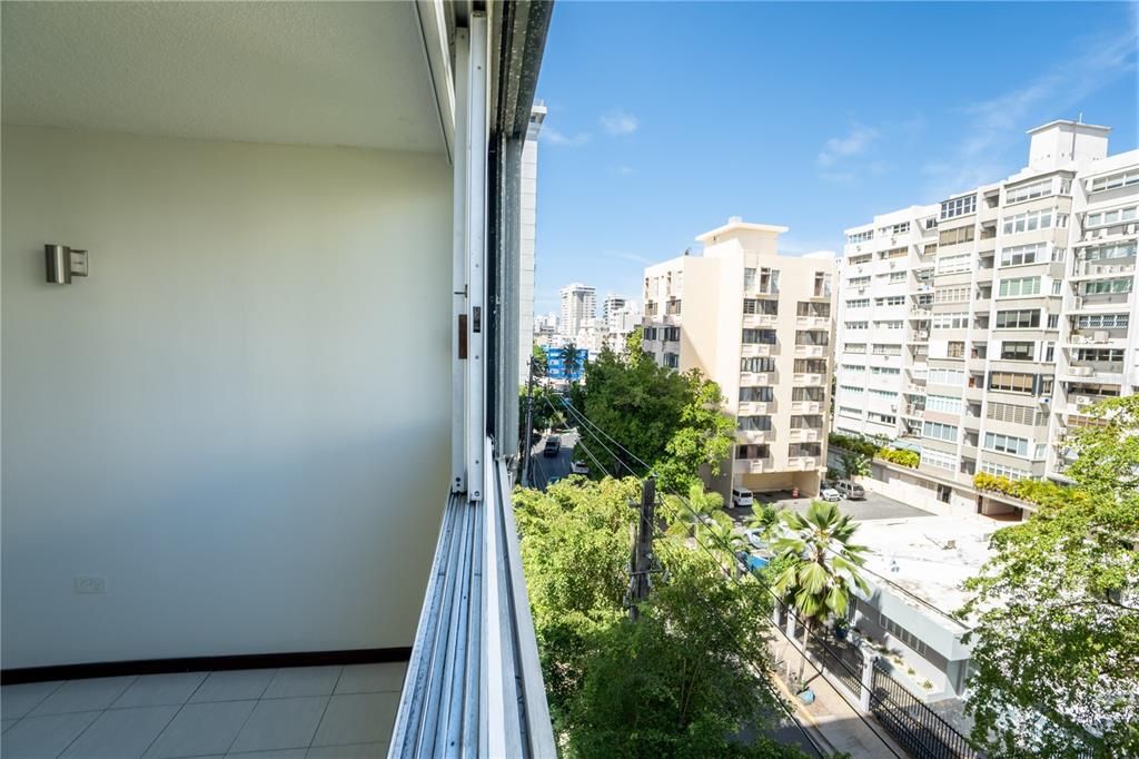 В аренду: $2,600 (2 спален, 1 ванн, 893 Квадратных фут)