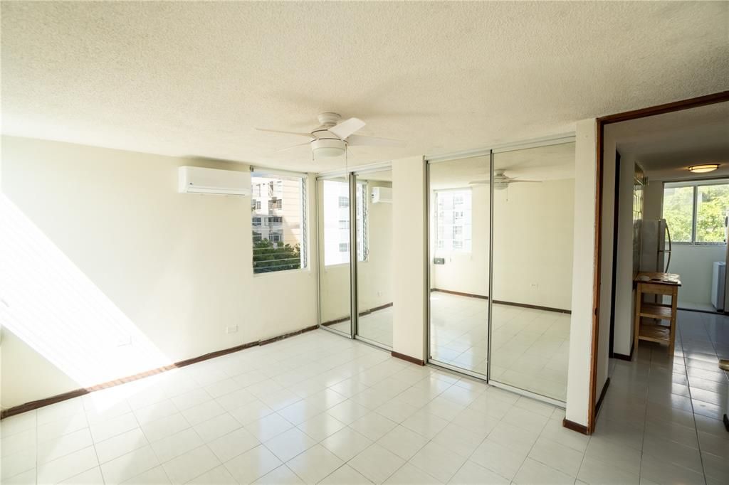 В аренду: $2,600 (2 спален, 1 ванн, 893 Квадратных фут)