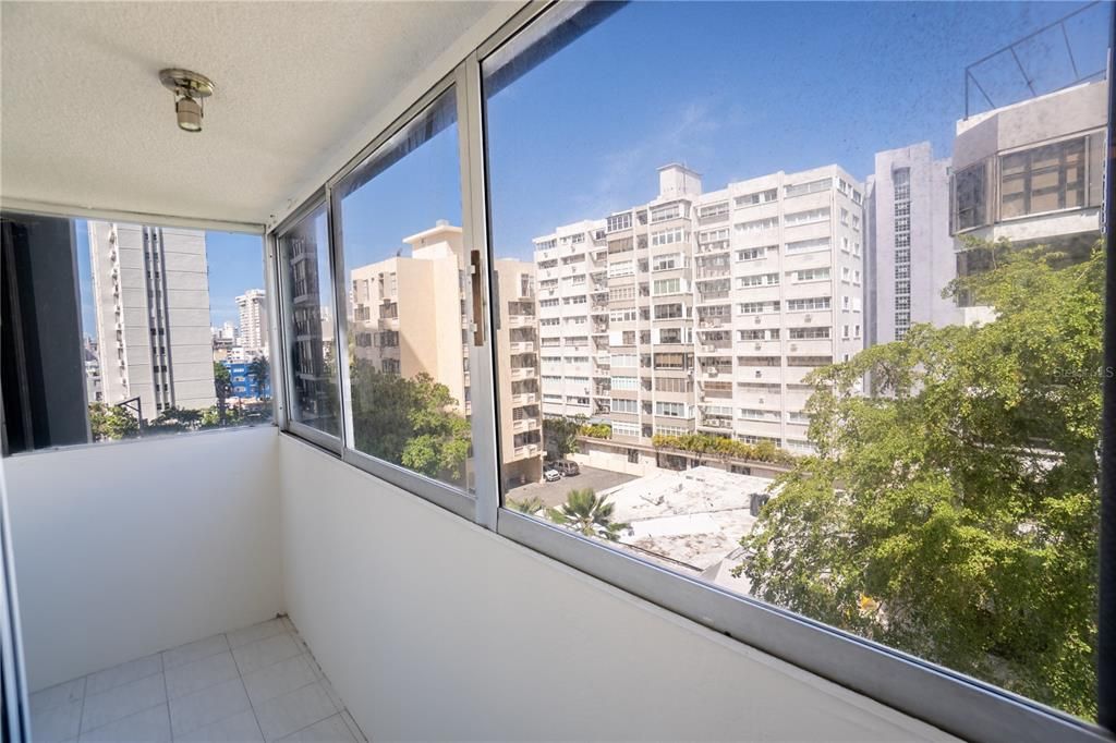 В аренду: $2,600 (2 спален, 1 ванн, 893 Квадратных фут)