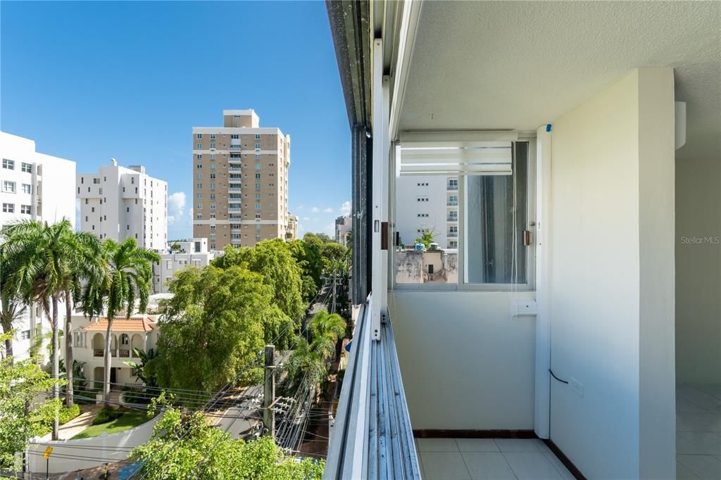 В аренду: $2,600 (2 спален, 1 ванн, 893 Квадратных фут)