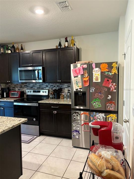 En Venta: $340,000 (3 camas, 2 baños, 1725 Pies cuadrados)